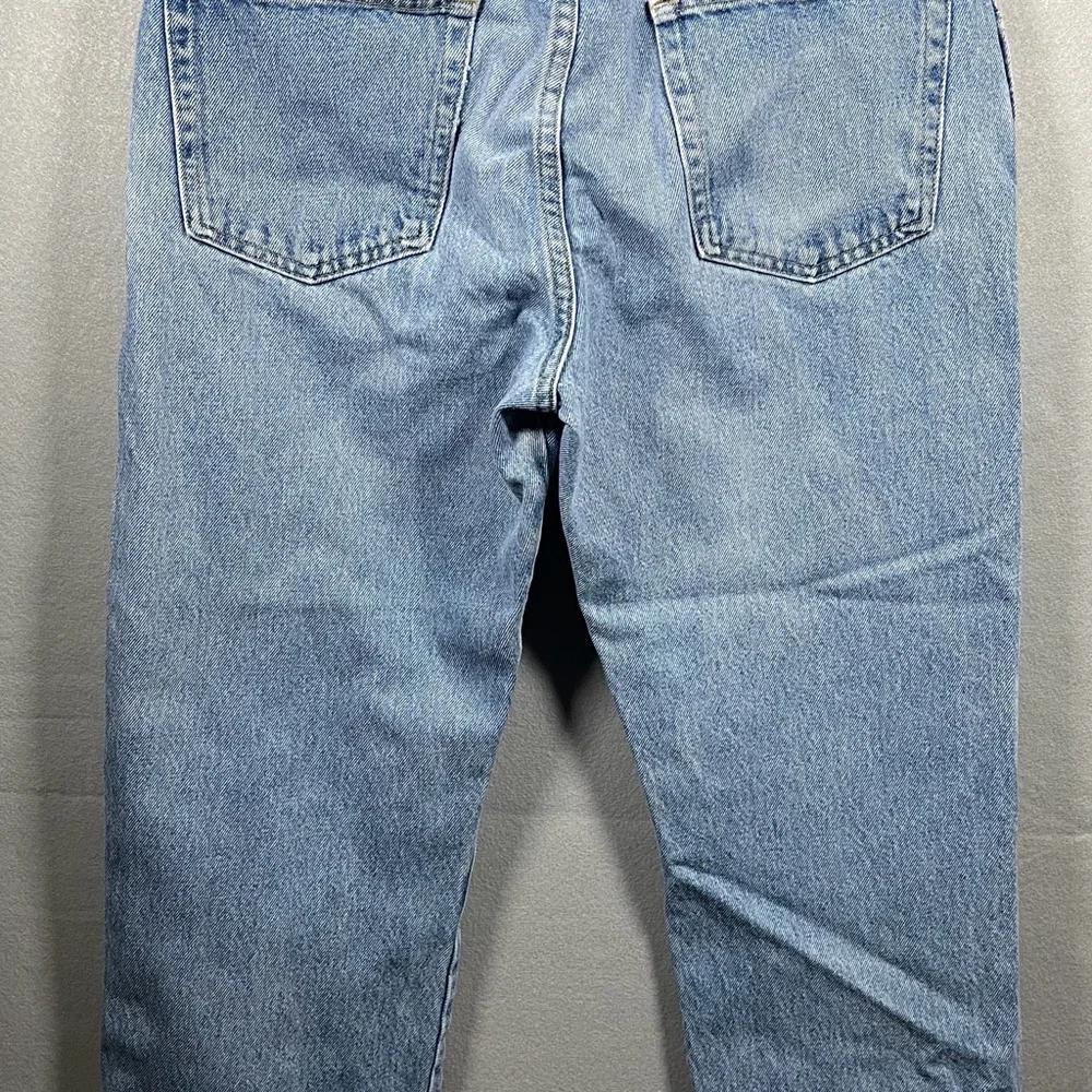 Wrangler Authentic Mens 35x30 Regular Fit Light Wash Denim Jeans